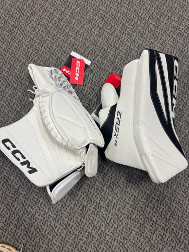 CCM Extreme Flex 7.9 Regular (New) Glove /Blocker