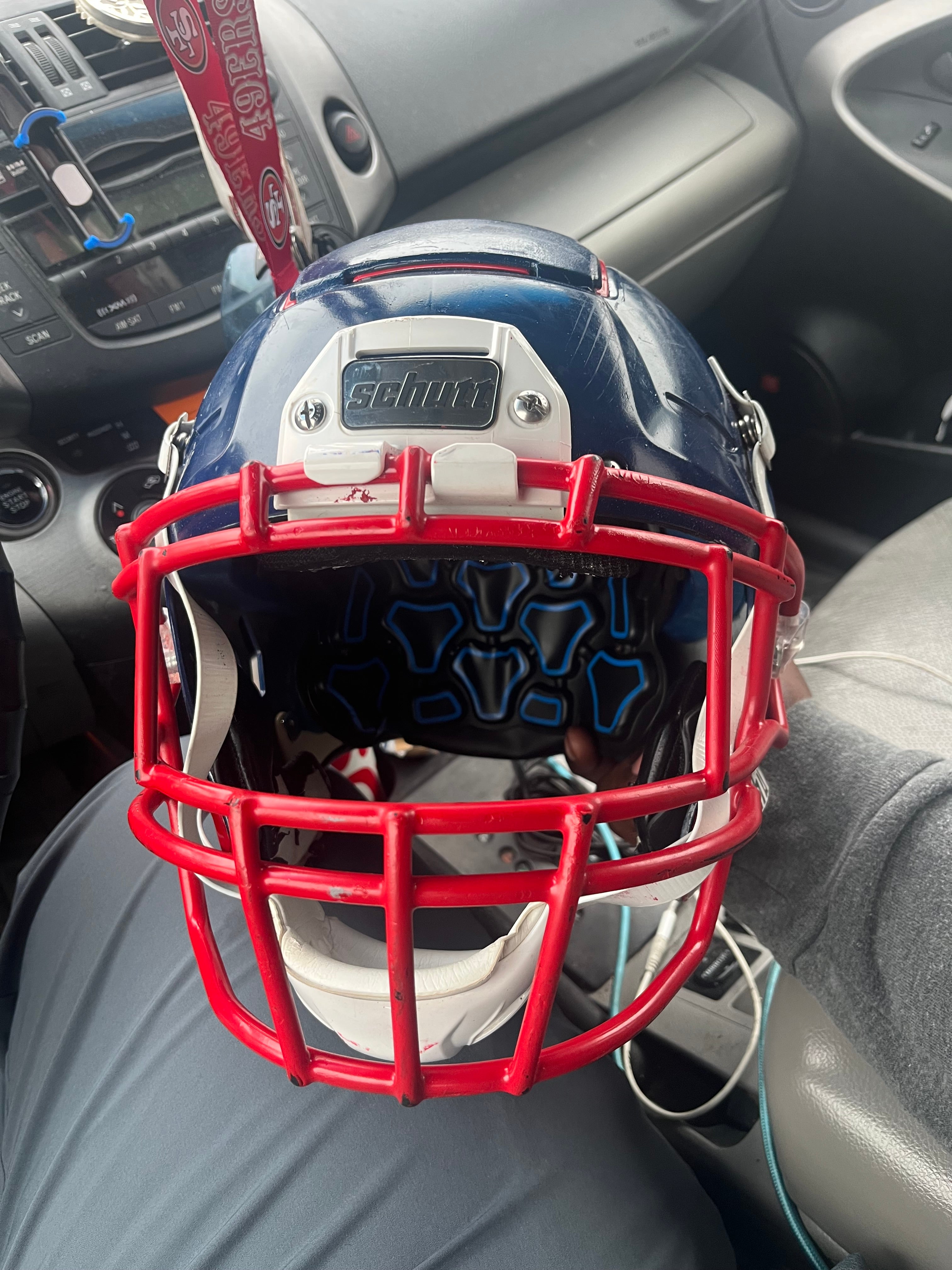 helmet f7 Schutt Youth Air Molded Gloss Black Football 2XS Schutt F7 AiR Youth Elite features 5 Schutt Youth F7 Air Molded