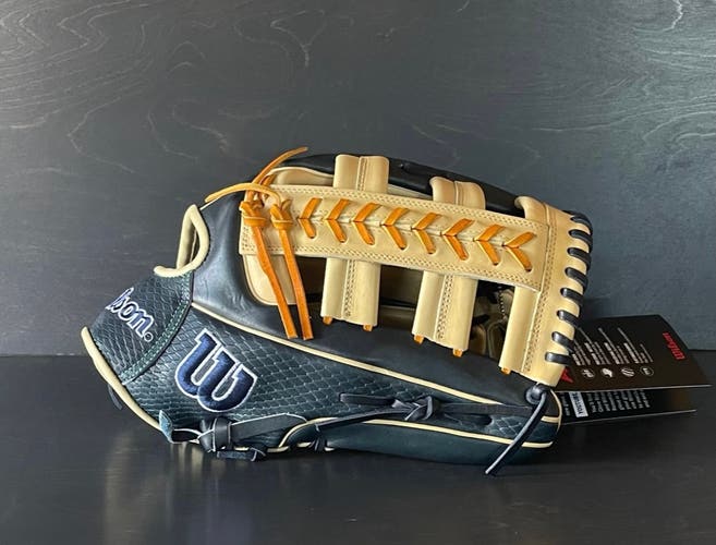 2021 Wilson A2000 RH Outfield Baseball Glove 12.75" (New)