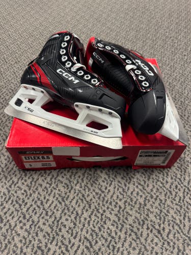 CCM EFlex 6.5 Hockey Goalie Skates Size 5 (New)