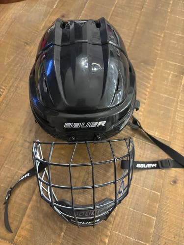 Medium Bauer Re-Akt 95 Helmet (Used)