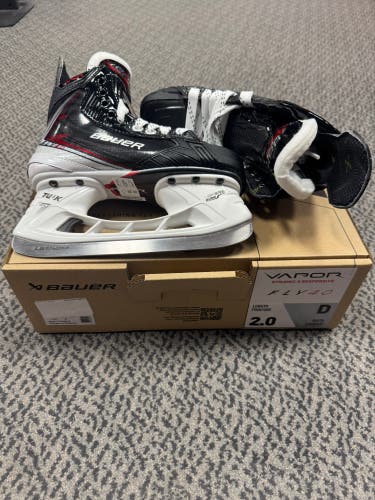 Bauer Vapor Fly40 Hockey Skates Regular Width Size 2 (New)