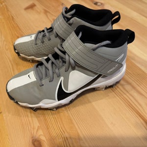 Gray Kid's 3.5Y (Big Kids / Youth) Nike Trout (Used)