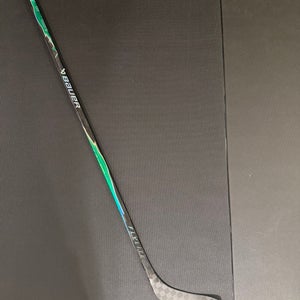 Senior Bauer Vapor Flylite Green Left Hand Hockey Stick P28 65 Flex Pro Stock (New)
