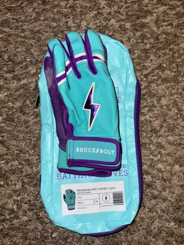 Bruce Bolt batting gloves size small