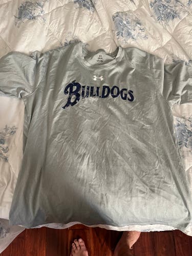 Yale Bulldogs Hockey Gray Large Men's Under Armour Dry Fit T Shirt (Used)