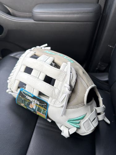 2023 Outfield LH Easton Fundamental Baseball Glove 13" (New)