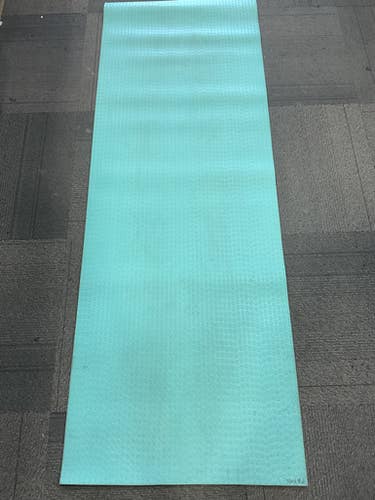 Used Gaiam Yoga Mat Royal Blue 11614-S000237162