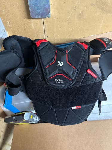 Women's Small Intermediate Bauer Supreme S180W Women's Shoulder Pads (Used)