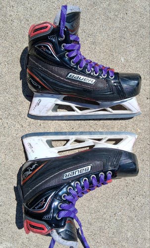 Bauer Vapor X900 Hockey Goalie Skates Regular Width 7.5 (Used)