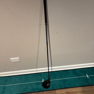 2022 Titleist TSR2 Right Handed Driver Stiff Flex 9 Loft (Used)