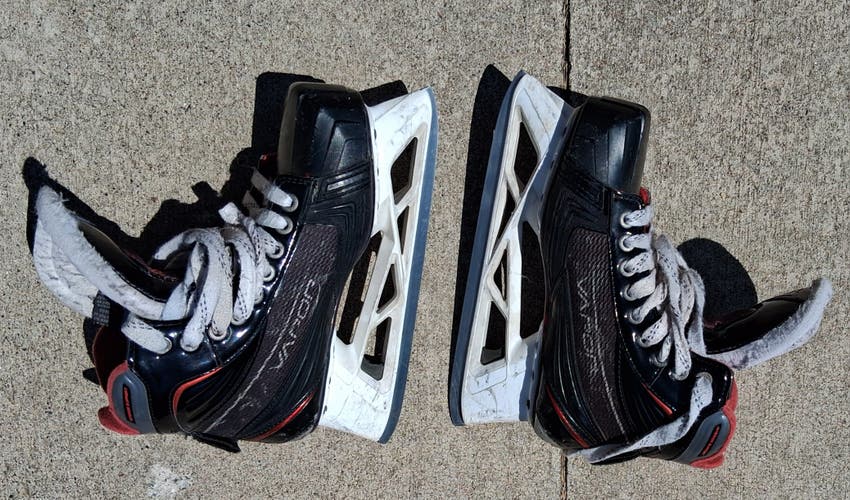 Bauer Vapor X900 Hockey Goalie Skates Regular Width 6.5 (Used)