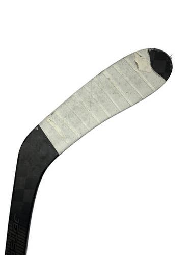 Used CCM Jetspeed FT670 75Flx One Piece Senior RH Hockey Stick 11692-S000151456