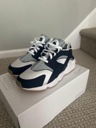 Penn State Nike Air Huarache Shoes, Size 11.5 (New)