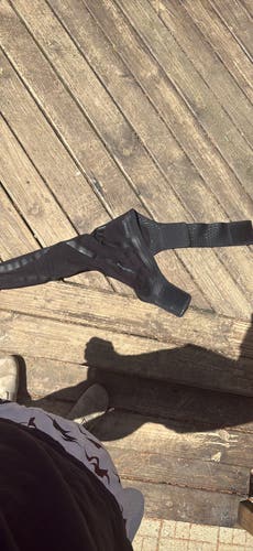 Accessory (Used)Kinetic arm sleeve
