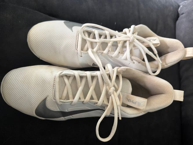 White Men's Size M 9.5 (W 10.5) Adult Nike FastFlex Low Top Molded Cleats (Used)