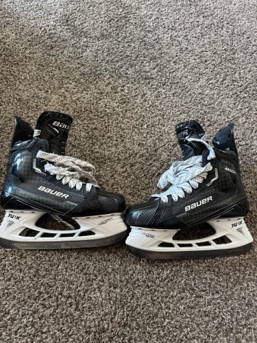 Black 2022 Bauer Supreme Mach Hockey Skates Regular Width 9.5 (New)
