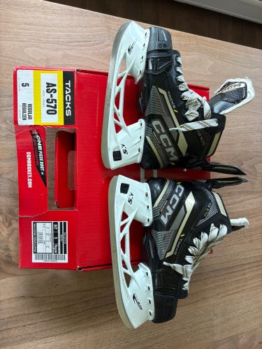 2022 CCM Tacks AS-570 Hockey Skates Regular Width Size 5 (Used)