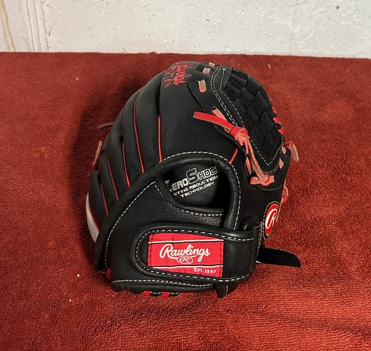 Rawlings Playmaker Series RHT Infield / Pitchers glove.  RHT 11”