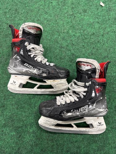Junior Bauer Vapor X5 Pro Hockey Skates (Regular) Size 3.5 (Used)