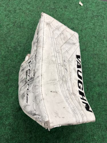 White Junior Vaughn SLR2 Goalie Blocker Regular (Used)