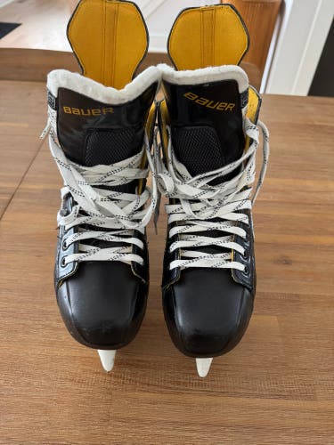 Like New Senior Bauer Supreme S150 Senior Size 10.5