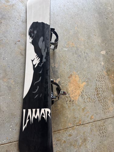 Lamar Intrigue Snowboard Freestyle With Bindings and boots! Medium Flex 159 cm (Used)