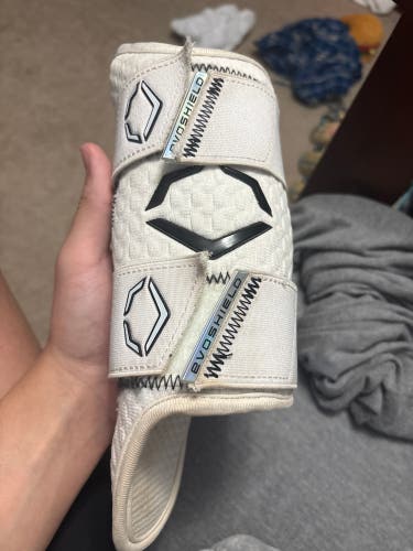 White Senior EvoShield 2.0 Leg guard Shin Guards (Used)