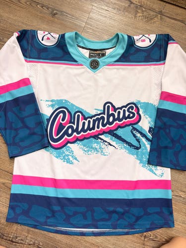 White Large Men's Jersey (Used)