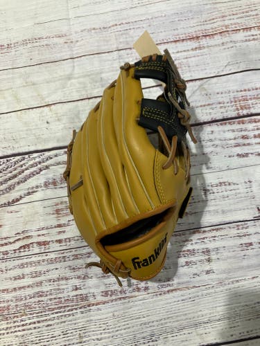 Brown Franklin Fieldmaster RH Baseball Glove 11" (New)