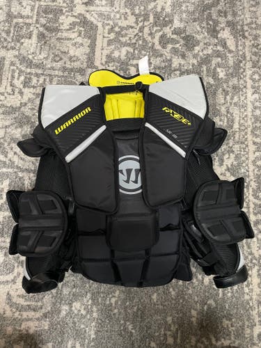 Warrior RX3E+ Goalie Chest Protector Sr Medium (Used)
