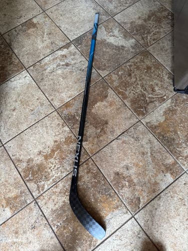 Senior Bauer Nexus 3N Right Handed Hockey Stick P88 65 Flex (Used)