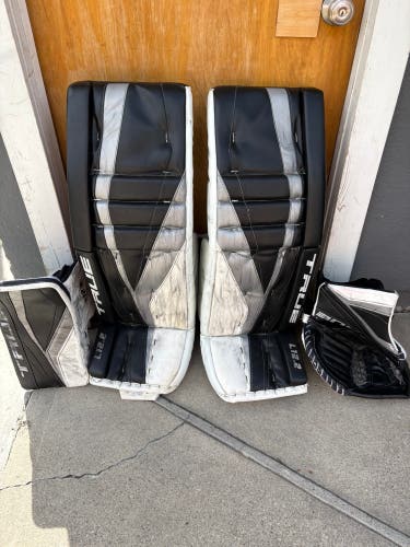 35" True L12.1 Regular Goalie Full Set (Used)
