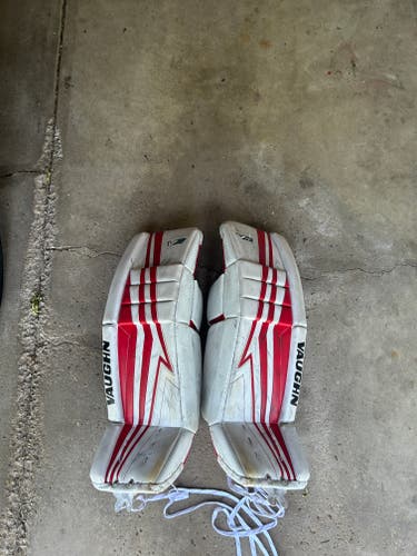 31" Vaughn V9 Goalie Leg Pads (Used)