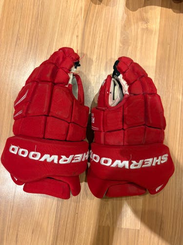 Sher-Wood Rekker Element Pro Gloves 14" Pro Stock (Used)