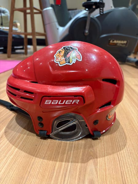 blackhawks motorcycle helmet Chicago Slingshots hard fans who want to showcase their passion with unmistakable style. Deluxe BlackHawk Paramotor Helmet 