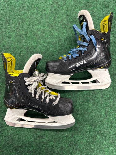 Intermediate Bauer Supreme M4 Hockey Skates (Fit 3) Size 5.5 (Used)