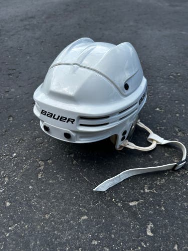 Medium Bauer 4500 Helmet (Used)