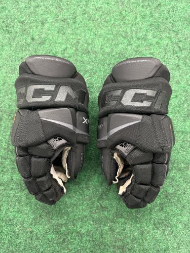 Black Senior CCM Tacks XF Pro Gloves 13" (Used)