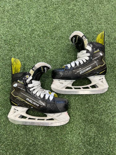 Intermediate Bauer S24 Supreme Elite (SMU) Hockey Skates | Size 4EE
