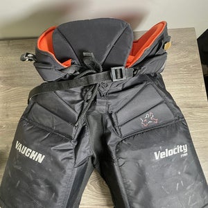 Intermediate Medium Vaughn Velocity 7190 Hockey Goalie Pants (Used)