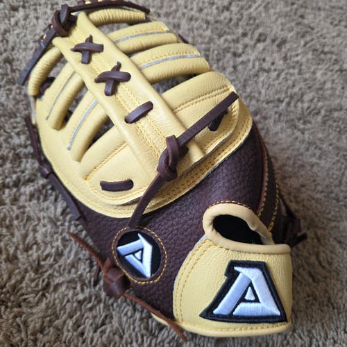 2025 Akadema LH First Base AHC94 Prodigy Series Baseball Glove 11.5" (New)