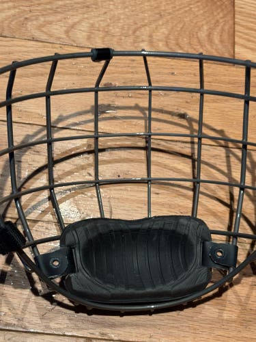 Small CCM FM680 Full Cage (Used)