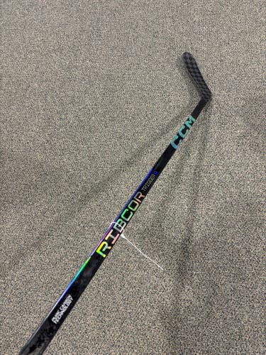 Junior CCM Ribcor Trigger 9 Hockey Stick Left Hand P28 40 Flex