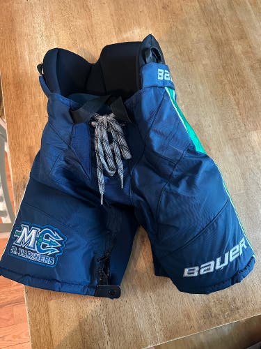 Junior Small Bauer Hockey Pants (Used)