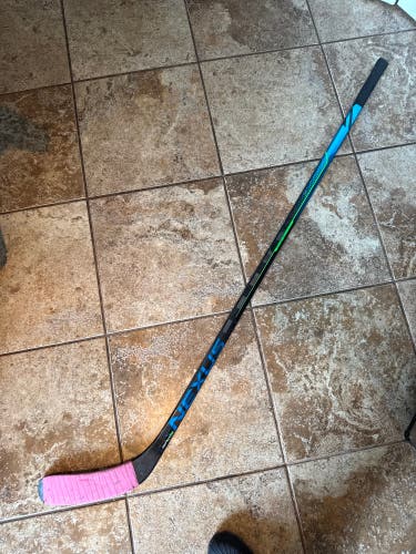 Intermediate Bauer Nexus Geo Left Hand Hockey Stick P88 65 Flex (Used)