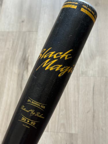 2023 Easton Black Magic USSSA Alloy Bat (-8), 30/22