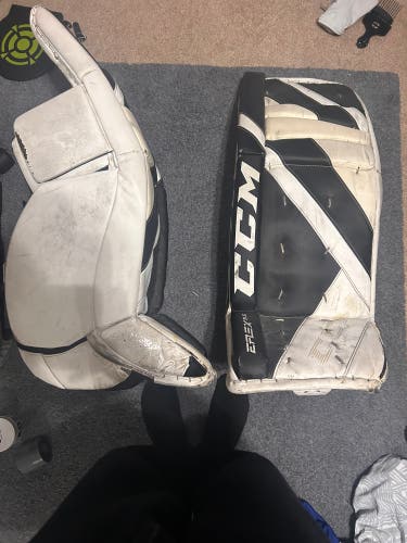 CCM Extreme Flex 5.5 Goalie Leg Pads (Used)