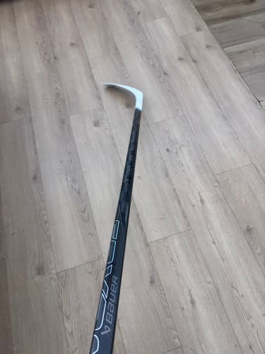 Intermediate Bauer Nexus Tracer Right Handed Hockey Stick P28 55 Flex (Used)