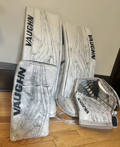 31" Vaughn SLR4 Pro Carbon/SLR pro Goalie full set (Used)